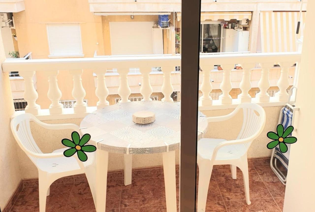 Apartamento Los Gases Torrevieja Buitenkant foto